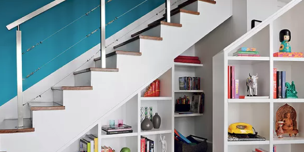 Aprovecha el espacio bajo una escalera