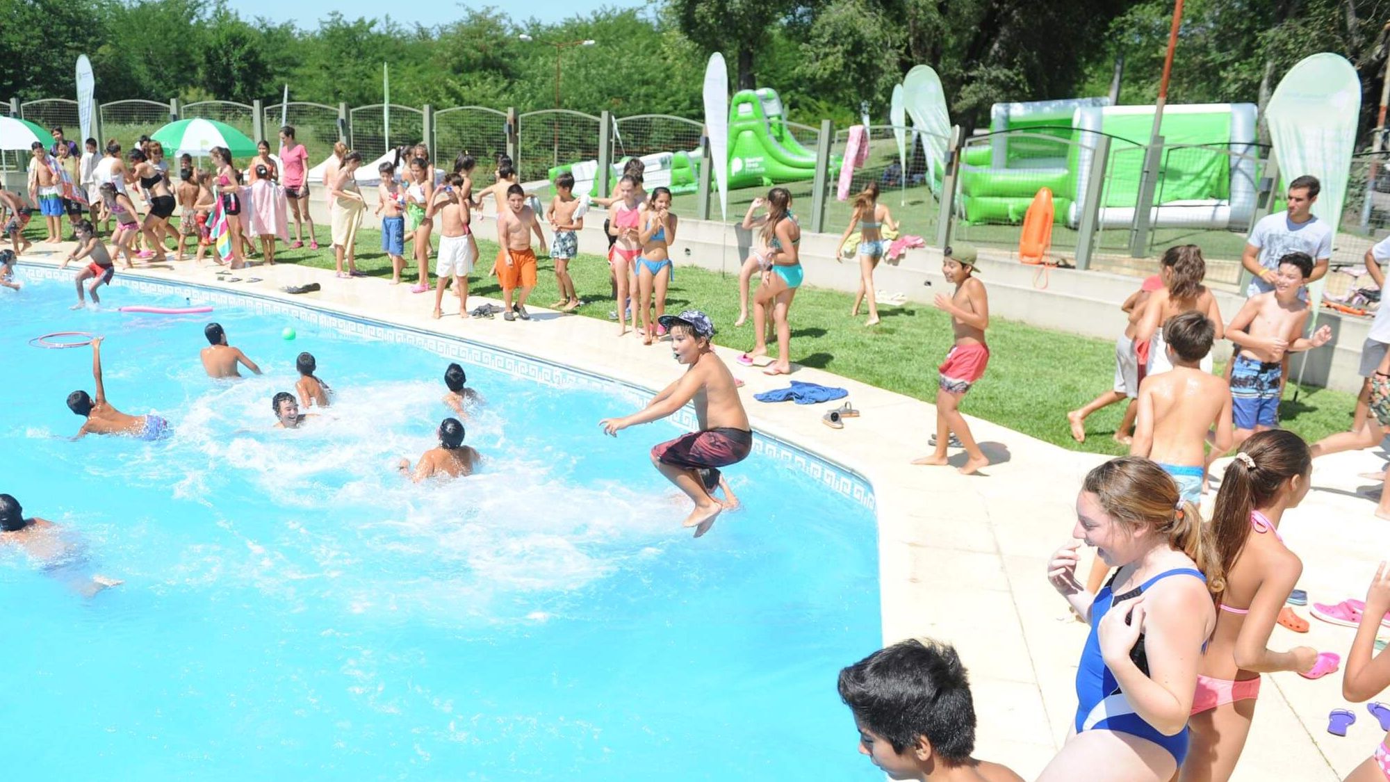 Clubes con Pileta en Quilmes